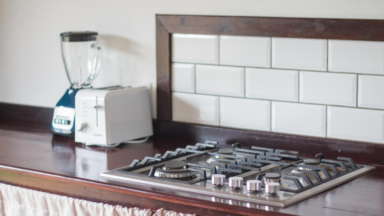 Chango'S Apartments โบกัสทาวน์ ภายนอก รูปภาพ