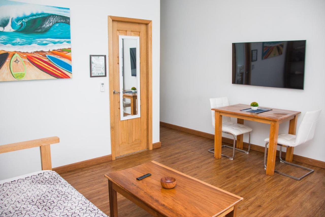 Chango'S Apartments โบกัสทาวน์ ภายนอก รูปภาพ
