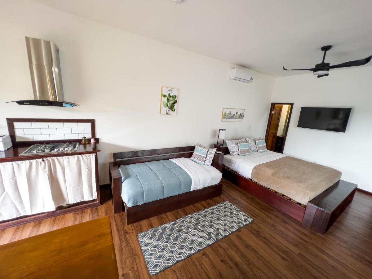 Chango'S Apartments โบกัสทาวน์ ภายนอก รูปภาพ