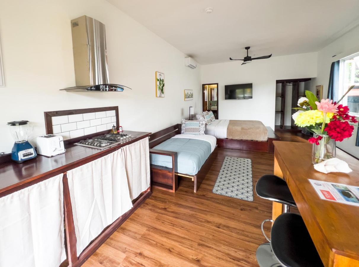 Chango'S Apartments โบกัสทาวน์ ภายนอก รูปภาพ