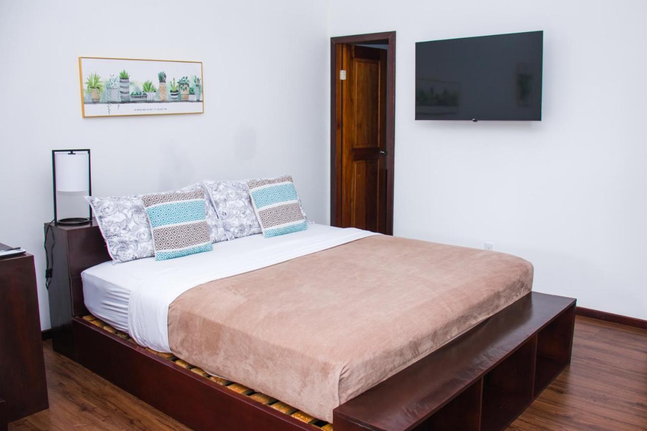 Chango'S Apartments โบกัสทาวน์ ภายนอก รูปภาพ