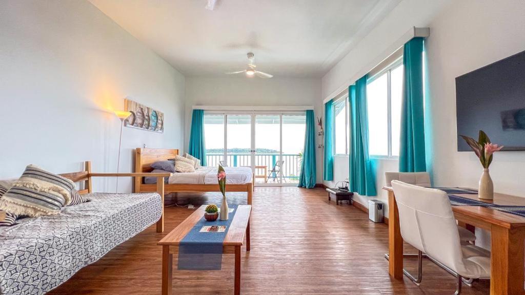 Chango'S Apartments โบกัสทาวน์ ภายนอก รูปภาพ